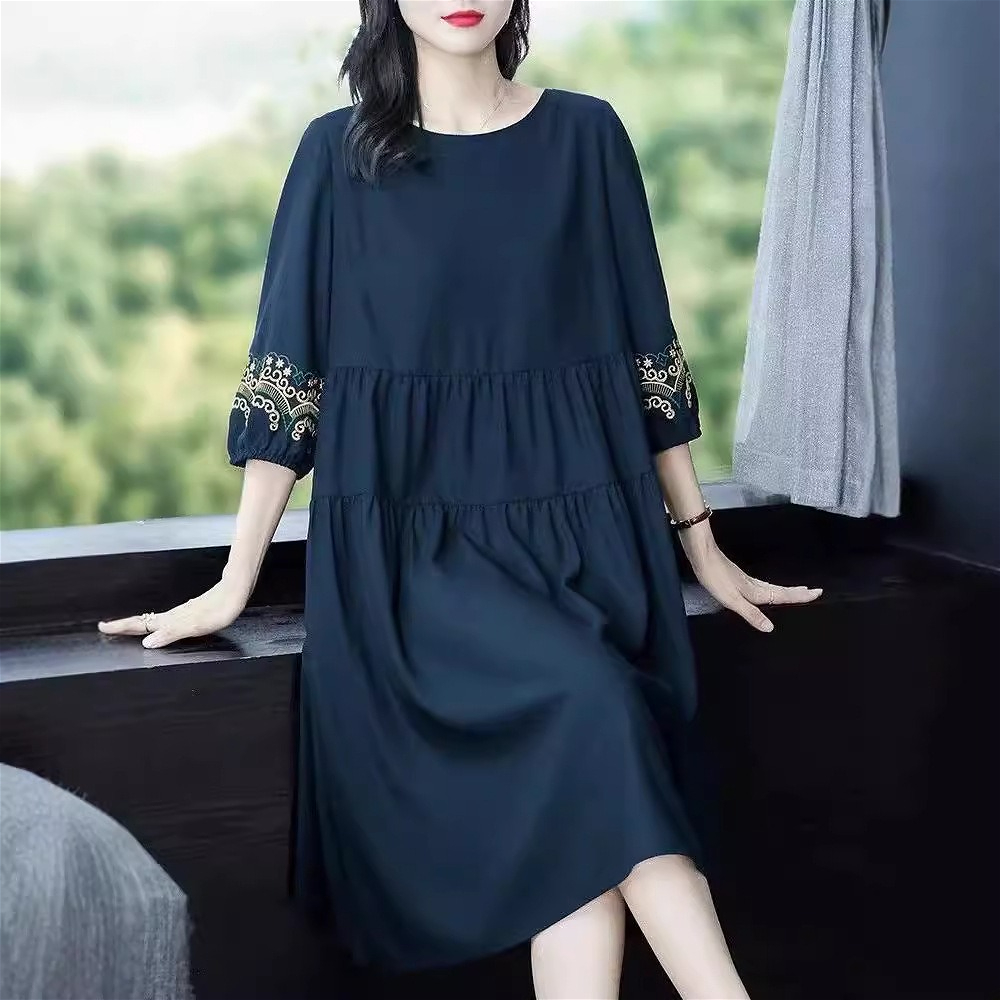 715 round neck embroidered ethnic style high-end dress new large size summer women's retro stitching loose slim skirt
