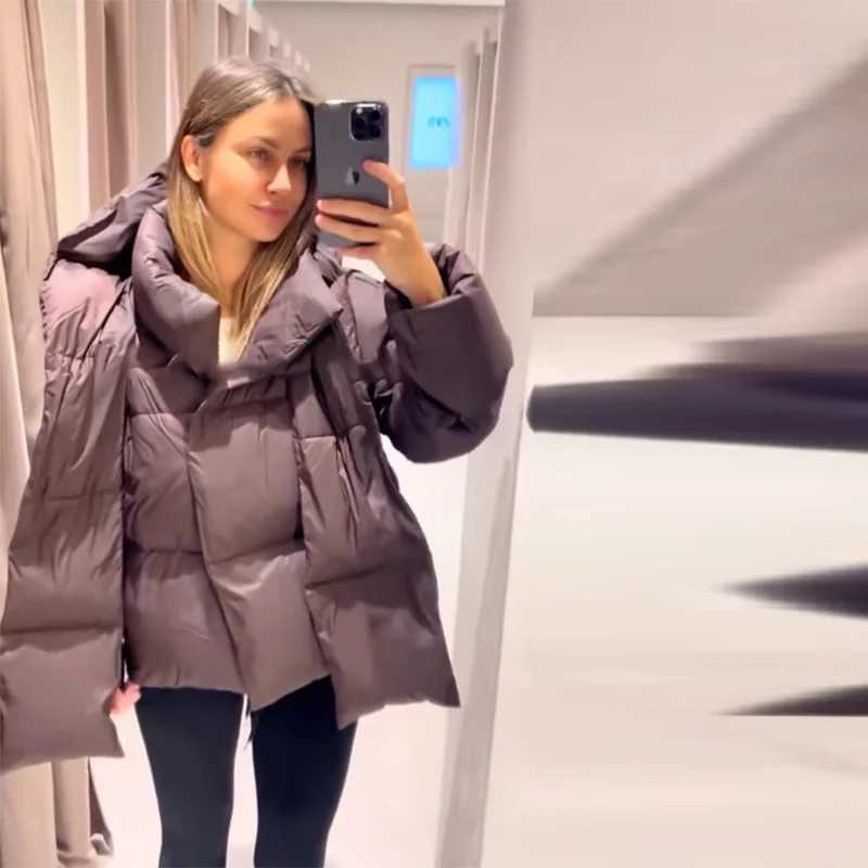 Thicken Womens Down Jacket Brown Detachable Scarf Collar Hooded Padded Cotton Coats 2025 New Winter Warm Zipper OutwearsT251201