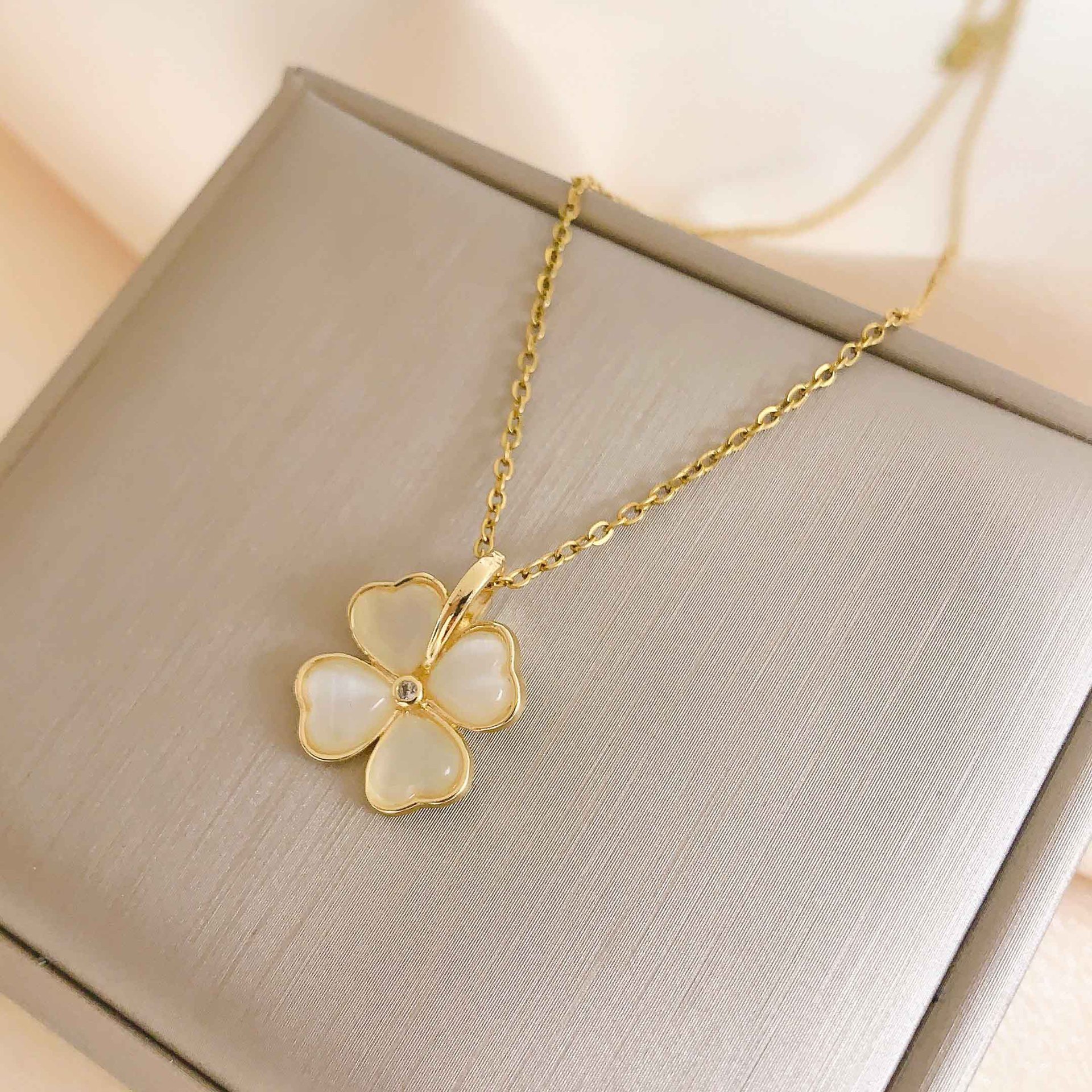 Alloy Four-Leaf Clover Women's Necklace Fashionable Trendy Jewelry