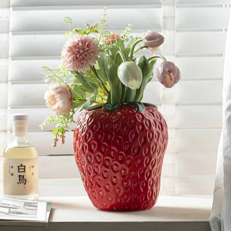 Strawberry Vase Ceramic Vase Cartoon Fruit Floral Arrangement Accessories Hydroponics Terrarium He Decoration Accessories Y251201