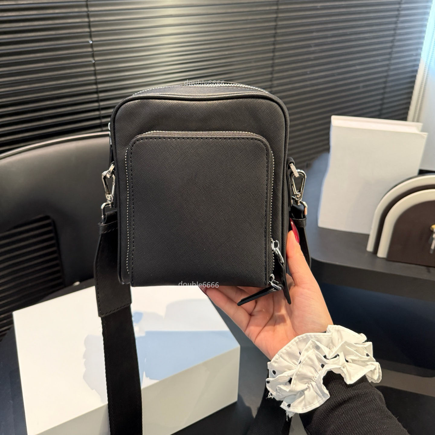 Designer Man Mini Shoulder Bag luxury Crossbody Bag Fashion Travel Bag Phone Bag Wallet Coin Purse Key Pouch Chest Bag Waist Bag messenger bag Hiking Bag