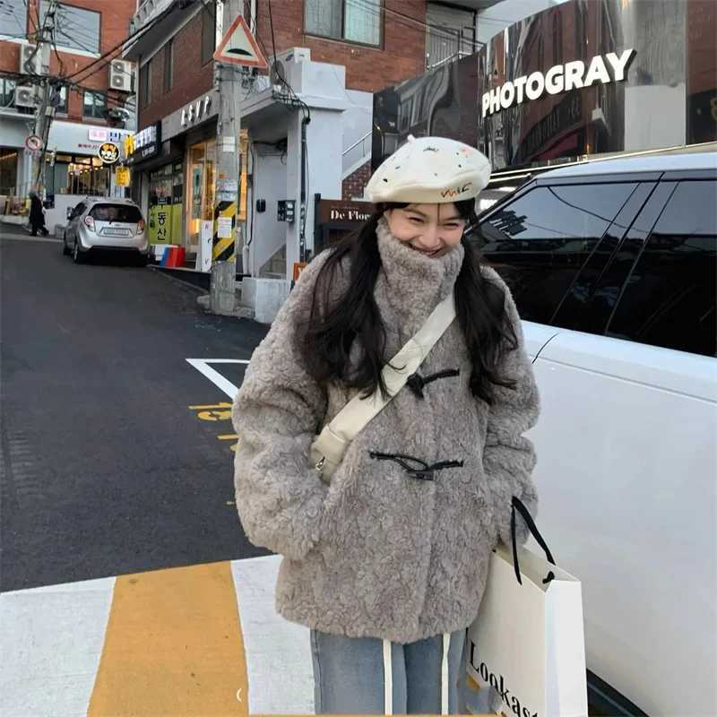 New Fur Coat Mid To Long Winter Stand Up Collar With Cow Horn Cotton Thick An Warm Loose Fitting Imitation Rabbit Fur Coat TopT251201