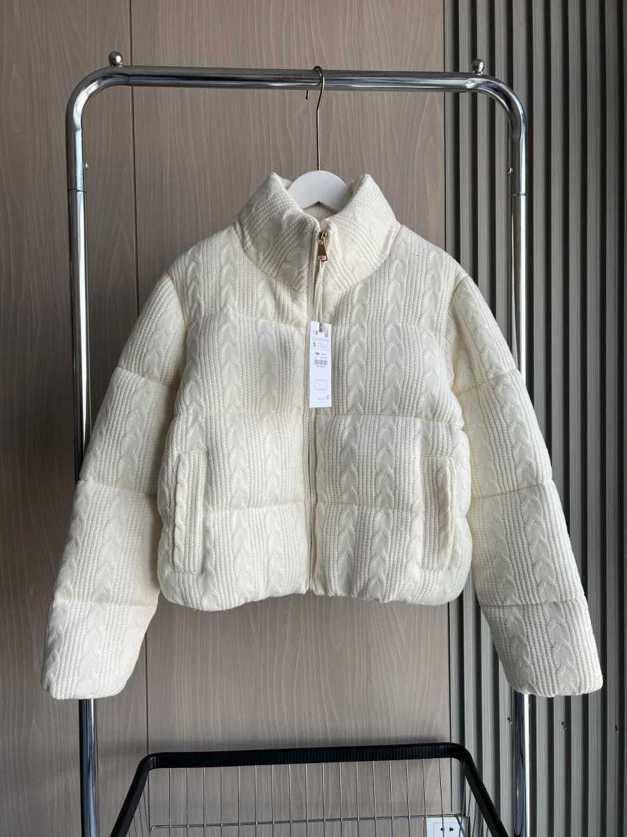 ETJ 2025 Winter new womens fresh and elegant white turtleneck knitted thick cotton jacket warm bread jacket 6318229T251201