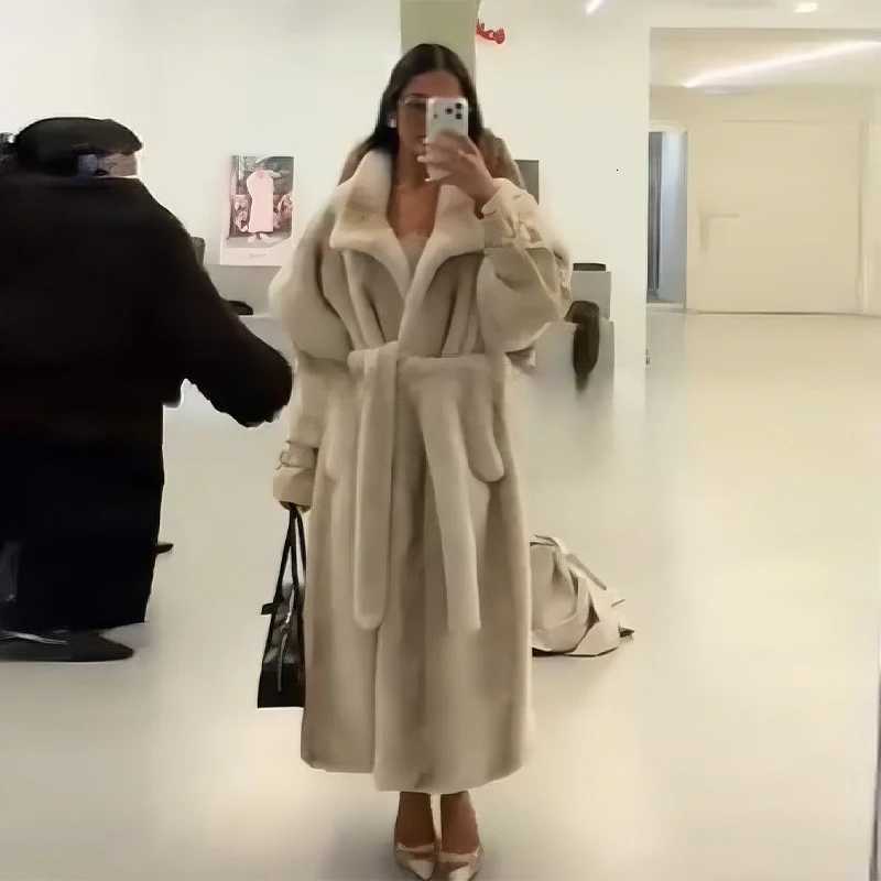 Thicken Womens Winter Coat Luxury Faux Fur Long Jacket with Belt Lapel Short Sleeve Loose Outwear 2025 New Warm Lady CoatsT251201