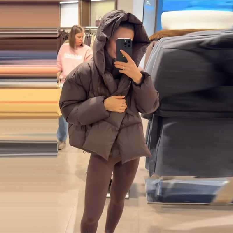 Thicken Womens Down Jacket Brown Detachable Scarf Collar Hooded Padded Cotton Coats 2025 New Winter Warm Zipper OutwearsT251201
