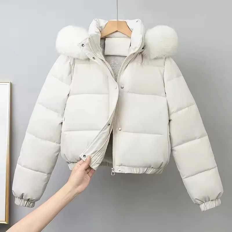 Winter Short Parkas Womens Cotton-padded Clothes Fleece Lining Thicken Warm Outerwear Fur Collar Removable Hooded Quilted CoatT251201