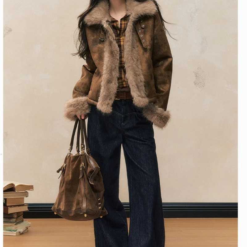 Autumn and Winter Coat with A Stylish Fur Patchwork Design Womens Biker Jacket Leather and Fur Integrated JacketT251201