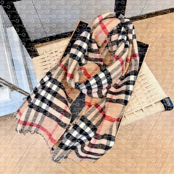 Scarf designer scarf Luxe Scarf for women Beige Checkerboard Fashion Accessory: Luxe Winter Warm Wrap & Shawl with Luxury Material Sensation very good