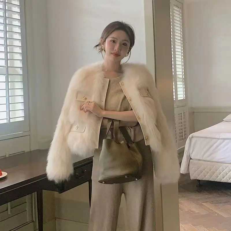 Fashion Faux Fur Jacket Women Fall Winter Warm Thick O-neck Button Solid Outwear Fashion High Street Imitation Fox Fur Lady CoatT251201
