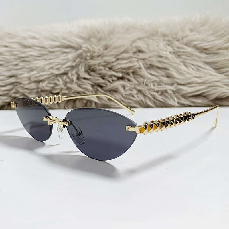 New European and American Style Kaka Alternative Fashion Cat Eye for Women High-end Metal Rivet Leg Sunglasses
