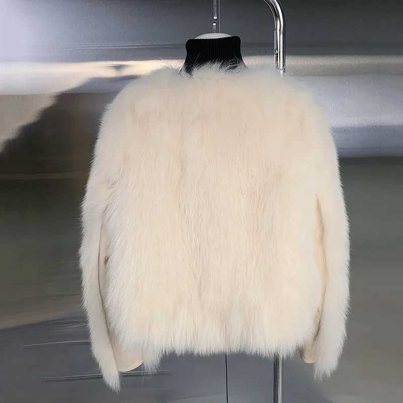 Autumn Winter 2024 New Fur Explosive Fur Style Fashionable Coat Fur Temperament Fox Short Versatile Winter Coat WomenT251201