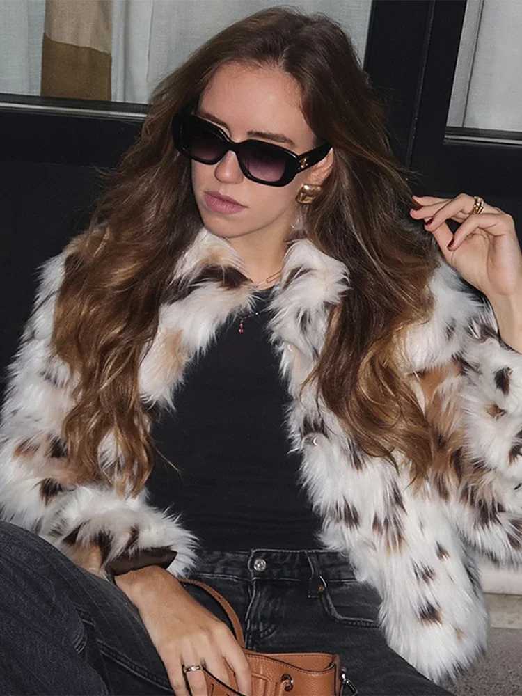 Autumn Winter Leopard Faux Fur Jacket Coat Women Short Plush Stand Collar Panelled Jacket Female Warm Stylish Outerwears LadyT251201
