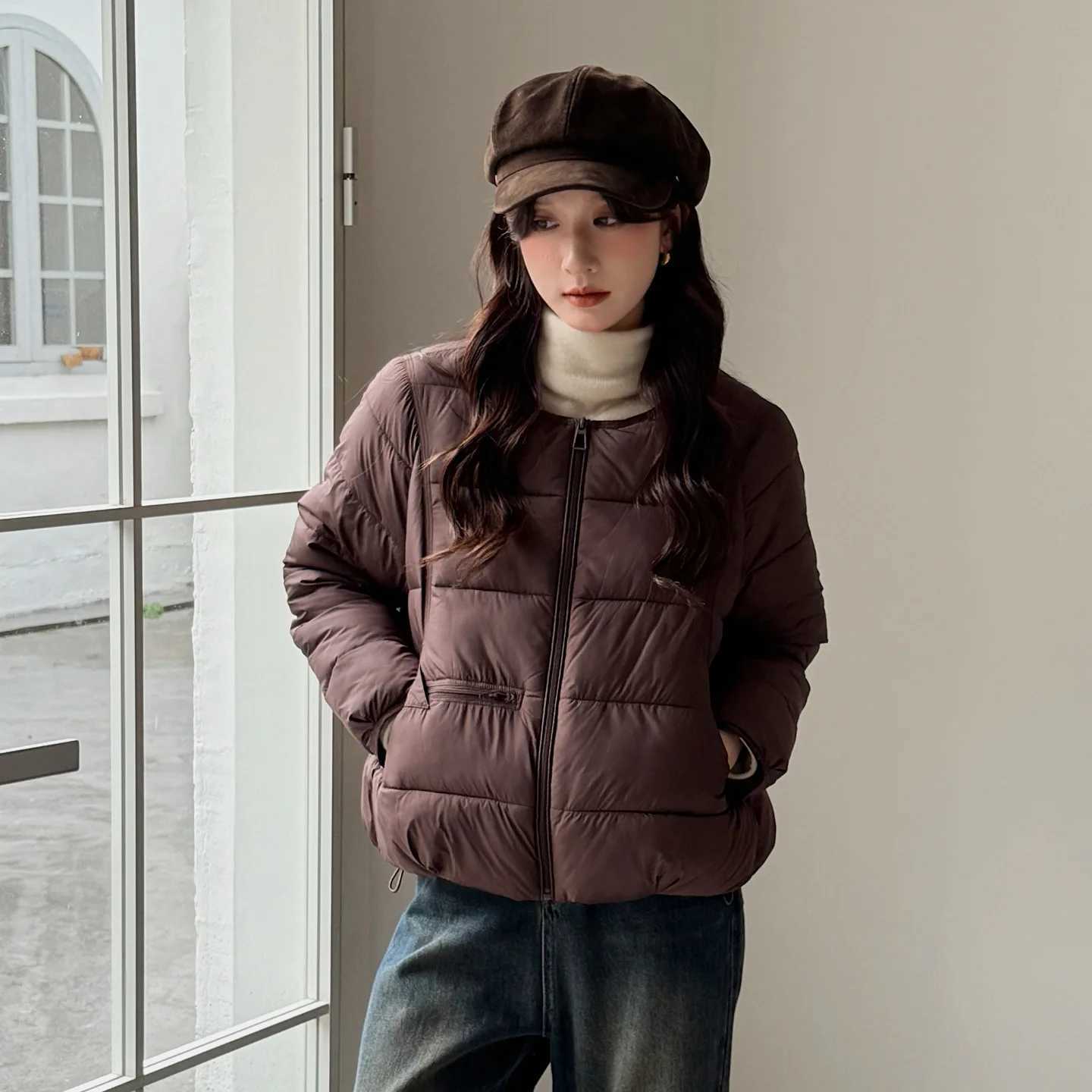 Down and Cotton Jacket Womens Winter New Fashionable Round Neck Loose Small Fragrance Style Warm and Lightweight Short JacketT251201