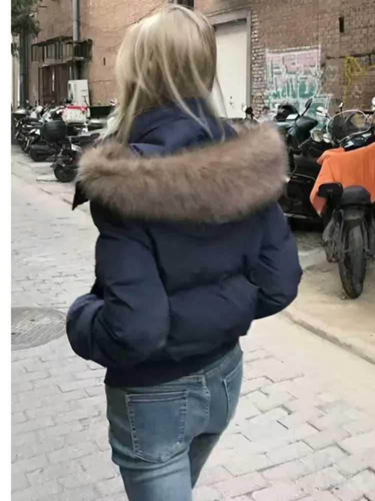 Autumn Winter Fur Hooded Jacket Women Outerwear Thick Dowon Cotton Padded Slim Short Parkas Female Cropped Puffer Bubble CoatT251201