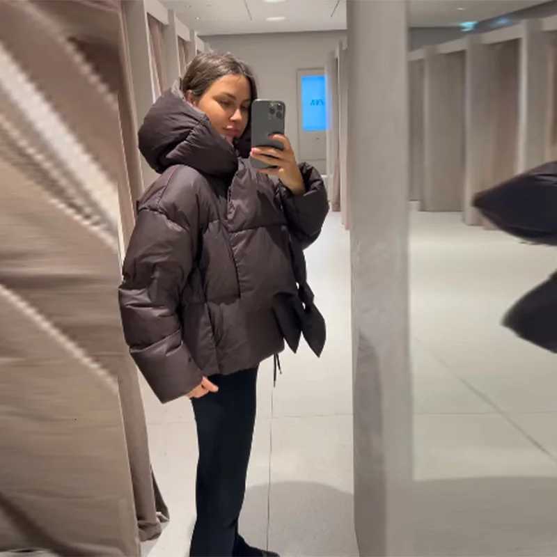 Thicken Womens Down Jacket Brown Detachable Scarf Collar Hooded Padded Cotton Coats 2025 New Winter Warm Zipper OutwearsT251201