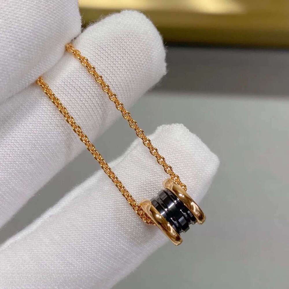 Designer necklace Designer Jewelery Pendant 5A quality for Women Classic Black Circle bulgarily Necklaces Diamonds New 2024