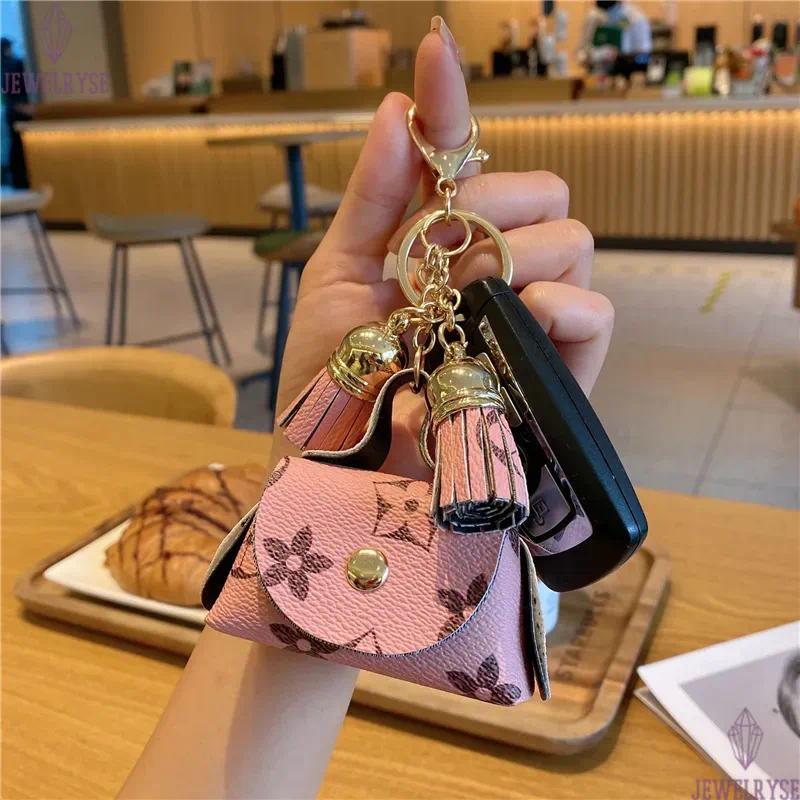 Leather Key Chains Rings Jewelry Brown Flower Plaid Tassel Coin Purse Keyrings Pendant Fashion Mini Storage Bag Charm Keychains Accessories