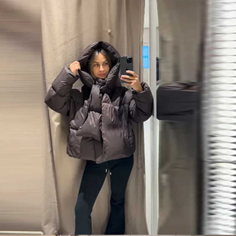 Thicken Womens Down Jacket Brown Detachable Scarf Collar Hooded Padded Cotton Coats 2025 New Winter Warm Zipper OutwearsT251201