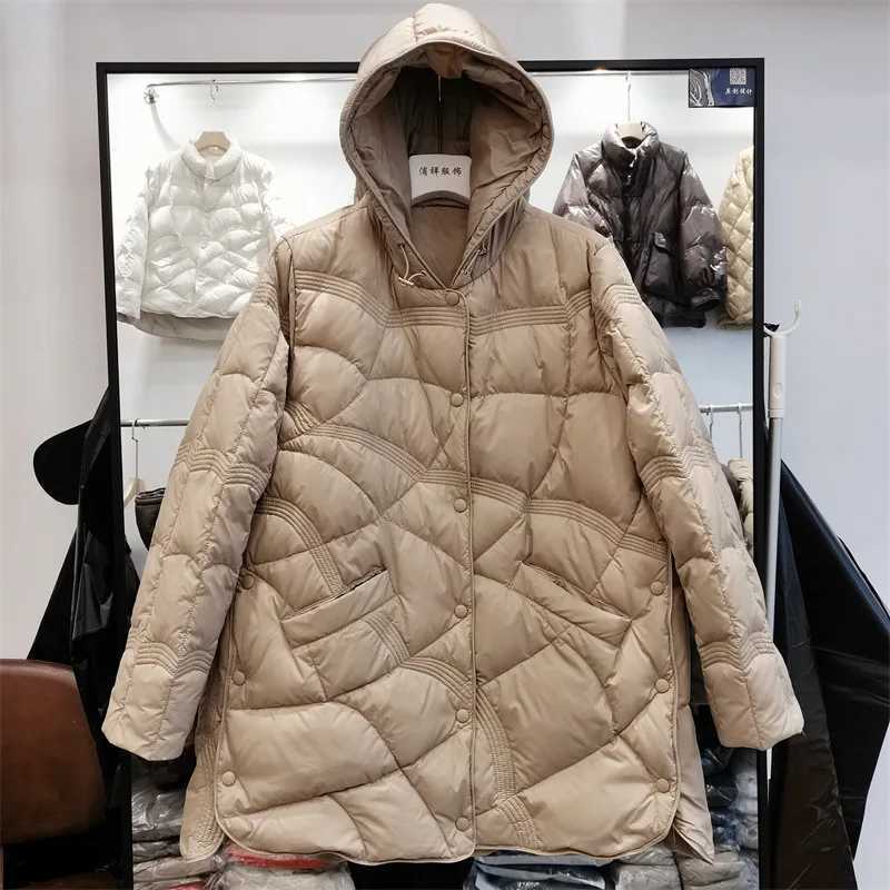 New Winter Coats Women 90 Duck Down Coat Ultra Light Puffer Feather Jacket Hooded Autumn Warm Casual Lightweight Female ParkaT251201