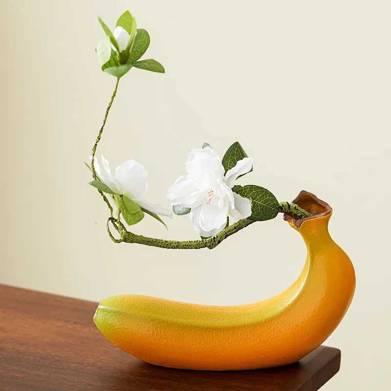 Creative Banana Vase Ceramic Vase Simated Fruit Ornaments Flower Arrangement Accessories Terrarium He Decoration Accessories Y251201