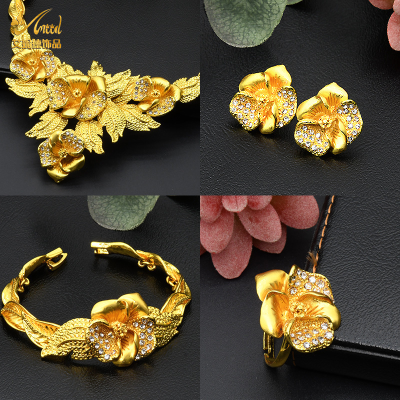 Hollow Design Hot Selling Dubai Luxury 24K Gold Plated Jewelry Set Indian Bride Wedding Necklace Earrings241105