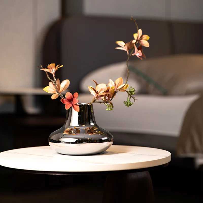 Nordic Ceramics Silver Plating Vase He Flower Accessories Vase Living Ro Wine Cabinet Decora Artwork Soft Outfit Ornaments Y251201