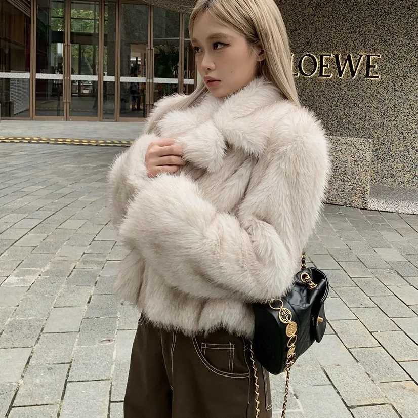2025 Luxury Brand Autumn Winter Fur Coat Women Short Lazy Wind Fox Fur Jacket Cropped Fluffy Casaco De Pele FemininoT251201