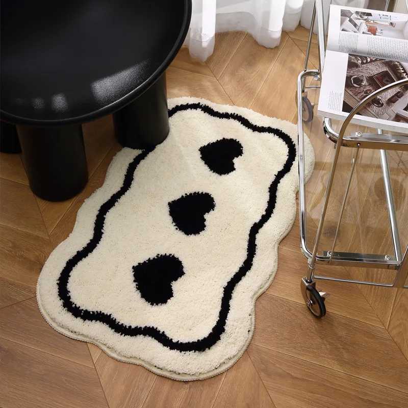 VIKAMA Black and White -Shaped Carpet Soft and Cfortable Bedro Plush Decorative Floor Mat Entrance Door Mat He Decor H251129