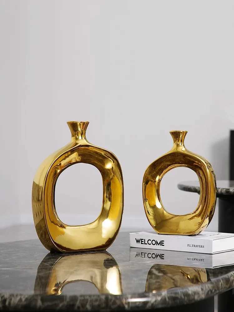 Hollow Ceramic Vase Out Round Shape Silver Golden Flower Arrangement Accessories He Decoration Wedding Y251201