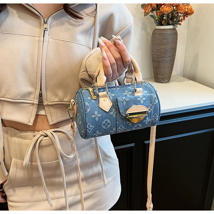 Famous brand designer bag pillow bag woven denim handbag niche European and American trend retro shoulder bag trendy girl bag