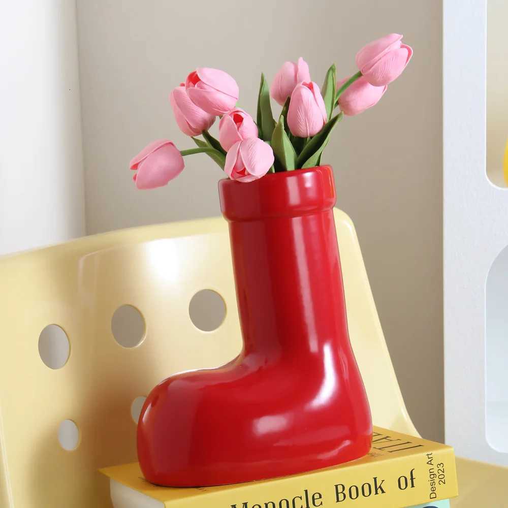 Ceramic Vase Shoes Galoshes Boots Floral Arrangement Accessories Hydroponics Flowerpot Pen Container Shoe Vase He Decoration Y251201