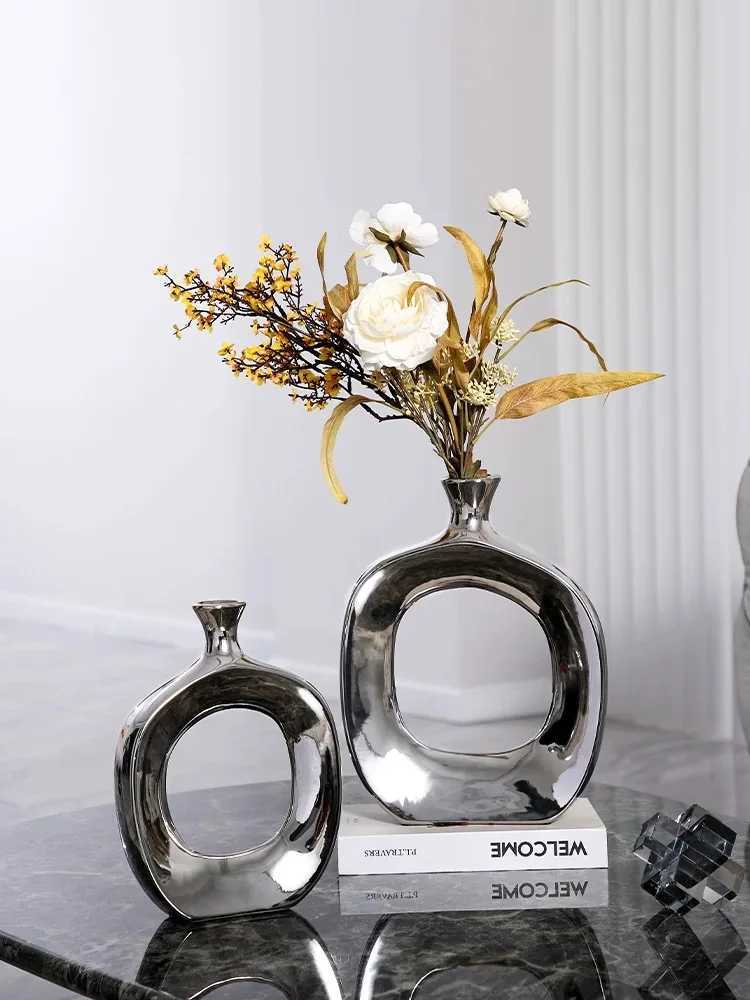 Hollow Ceramic Vase Out Round Shape Silver Golden Flower Arrangement Accessories He Decoration Wedding Y251201