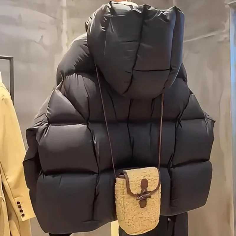 Fashion Women Down Jackets 2025 New Female Stand Collar Puffer Jacket Casual Loose Hooded ParkasT251201