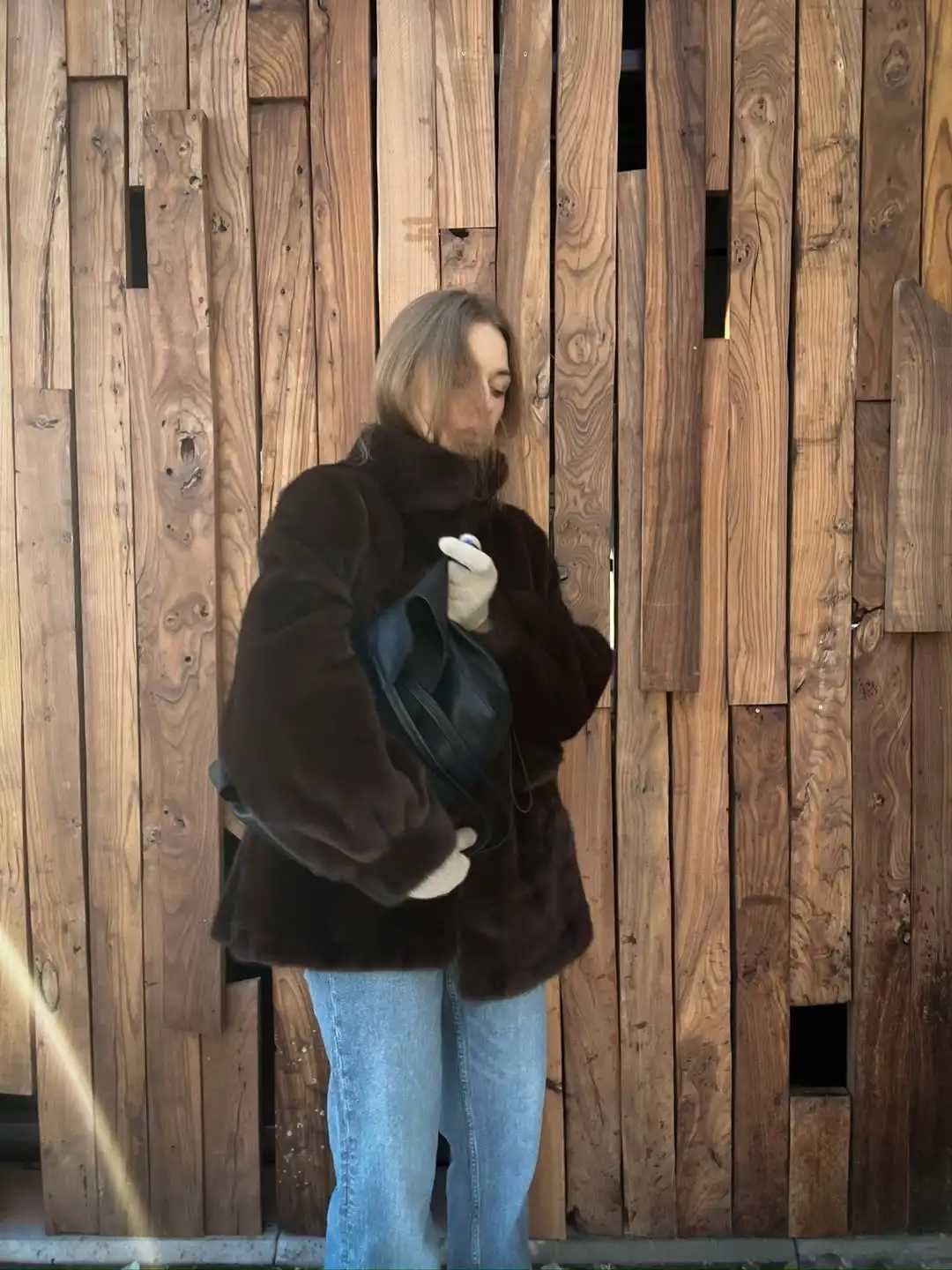 Drawstring Cinched-waist Faux Fur Coat Women Chic Stand Collar Full Sleeve Pocket Warm Jacket Lady Winter Daily Street CoatsT251201