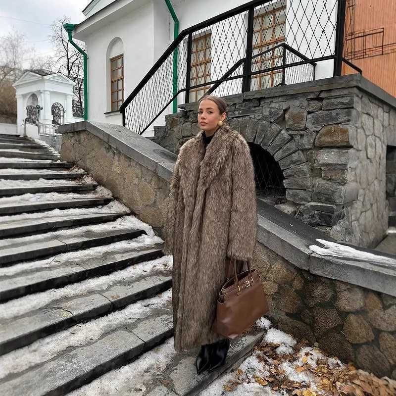 Luxury Winter Women Artificial Fur Coat Gradient Scarf Collar Faux Fur Jakcet For Female Long Floor Length Lady Mink Fur CoatT251201