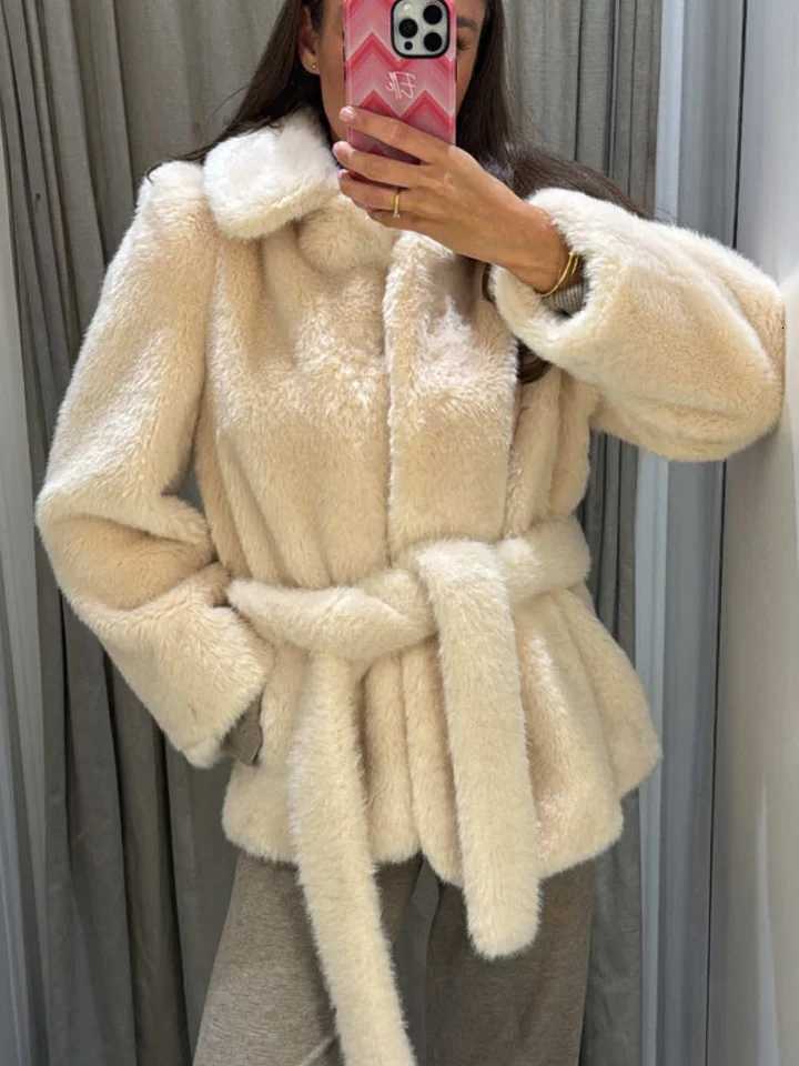Women Fall Winter Elegant Faux Fur Belt Coat Lapel Beige Warm Fur Short Coat 2025 Fashion High Street Casual Female CoatT251201