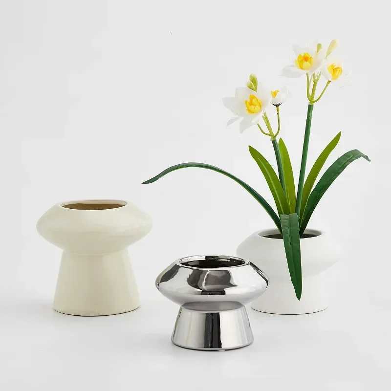 Minimalist Ceramic Vase Flower Arrangement Modern Creative He Decor Restaurant Dry Flower Arrangement Decorative Ornaments Y251201