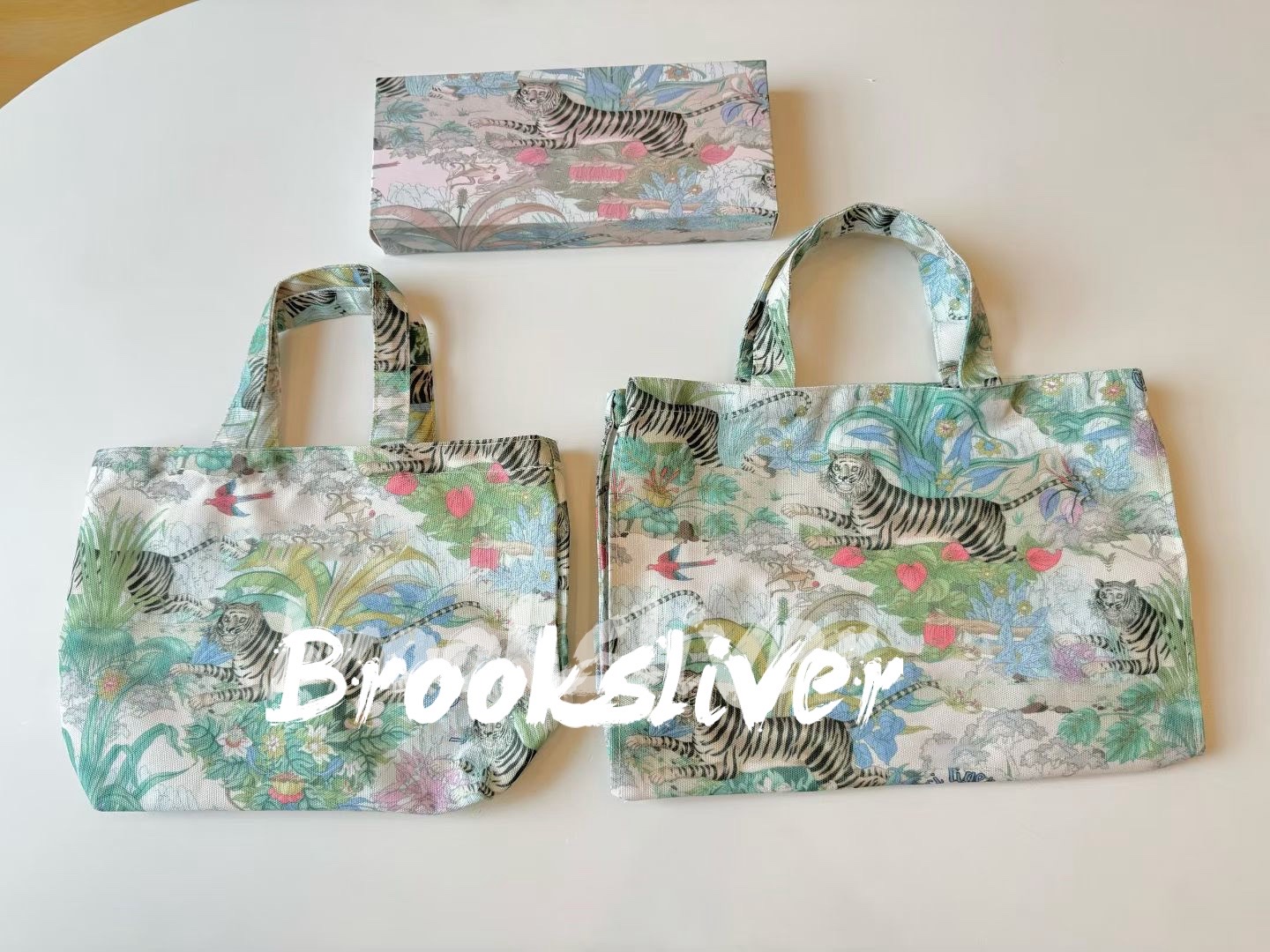 Storage Bags Canvas Shopping bag printed fashion beach Travel tote Designer Organization Year end gift handle bag gift box