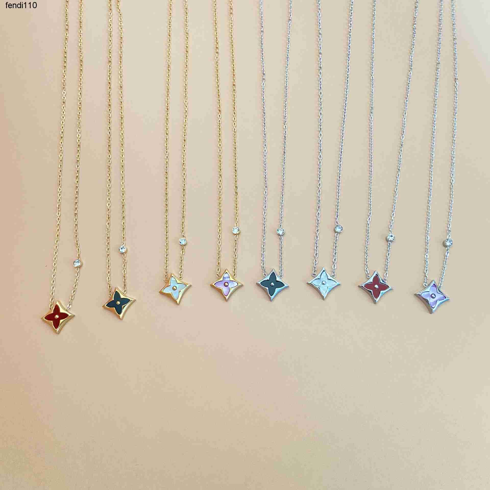 Pendant Necklaces Diamond flower necklace mother of pearl Designer necklace four leaf clover Necklace luxury Gift lozenge shape titanium version designer jewelry