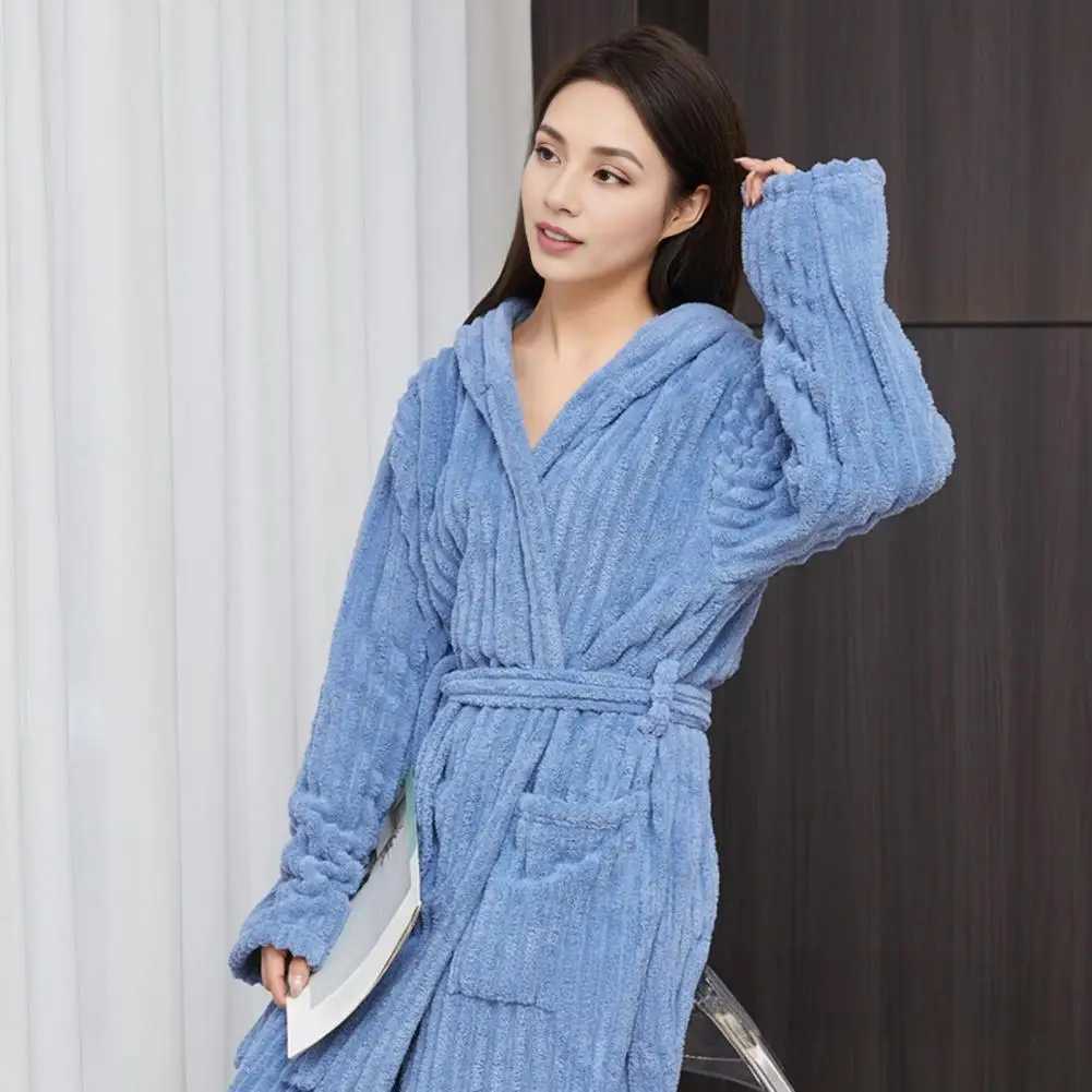 Fleece Robe Cozy Sherpa Hooded Robe with Pockets Belt Plush Fleece Spa Bathrobe for Women Warm Nightgown for Winter Comfort C251202