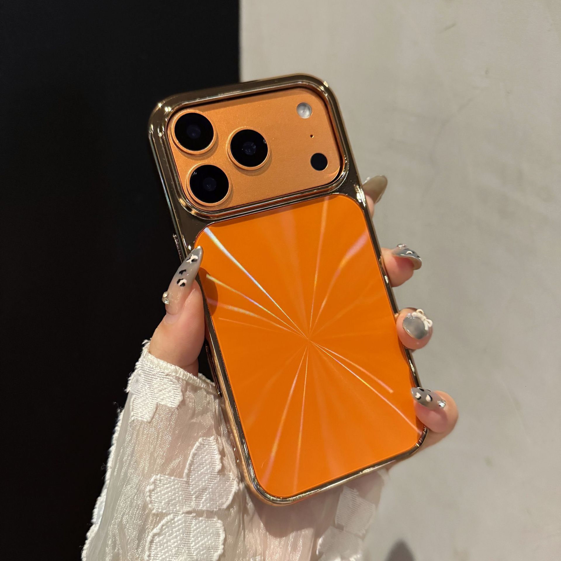 Large Hole Laser Phone Case iPhone 17 Pro Max Compatible with Apple 16/15/14 Pro High-end Feel Electroplated Case