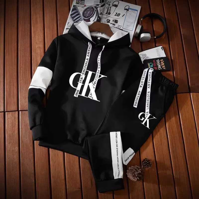 Mens Luxury Printed Spring and Autumn New Casual Solid Color Sports ShirtSports Pants 2-piece Mens Outdoor Sports Set W251202