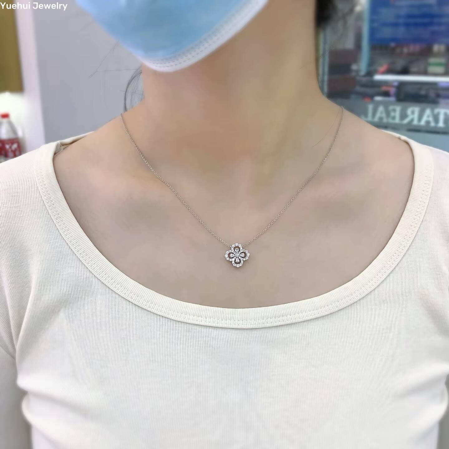 Classic Style Rhodium Plating Four Leaf Clover Design 18k Solid Gold Lab Grown Diamond Pendant Necklace for Womens Gift