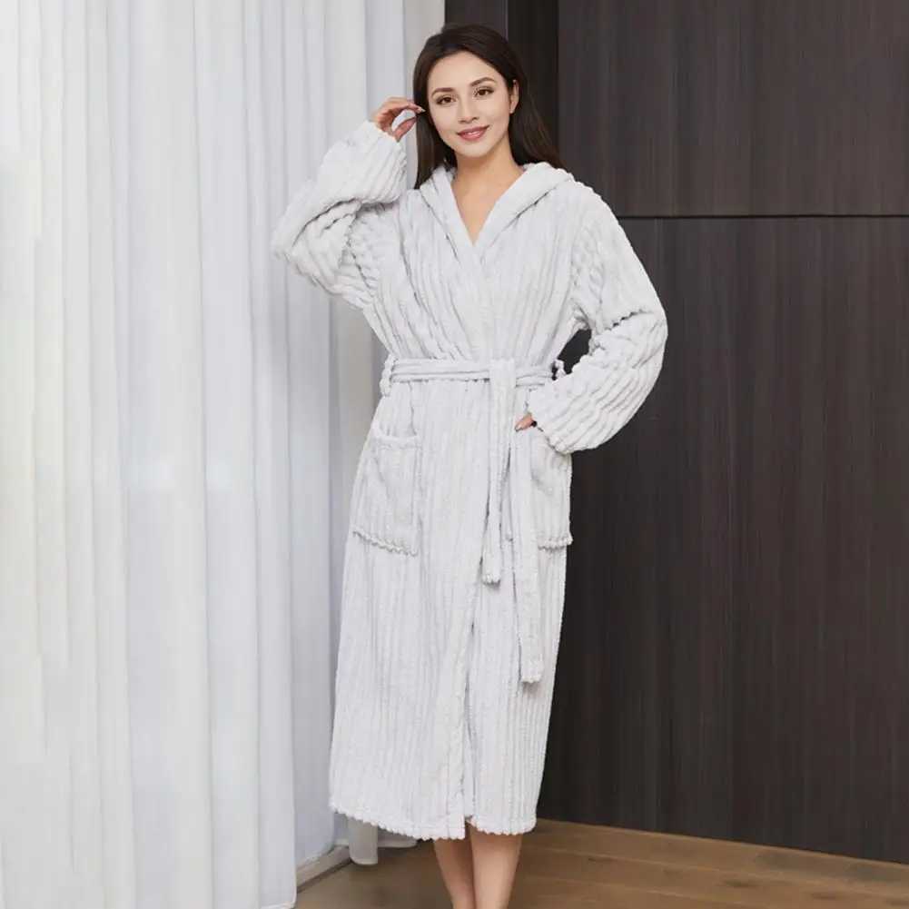 Fleece Robe Cozy Sherpa Hooded Robe with Pockets Belt Plush Fleece Spa Bathrobe for Women Warm Nightgown for Winter Comfort C251202