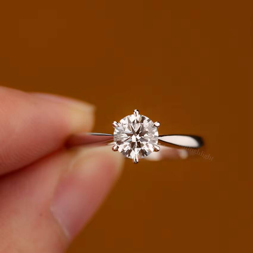 Customizable 18K Gold Laboratory Diamond Ring Round-cut Diamond Ring for Womens Wedding Engagement Ring for Women