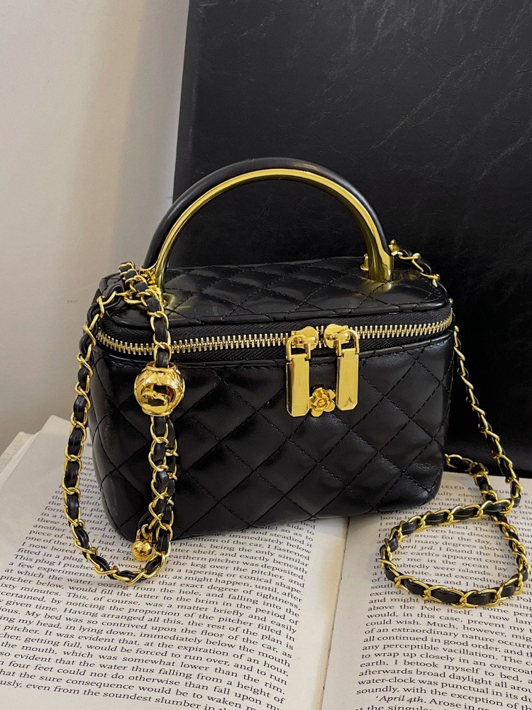 Free Shipping Luxury Bag Women's Trendy Quilted Chain-Handled Box Bag with Minimalist Design Versatile Crossbody & Shoulder Bag