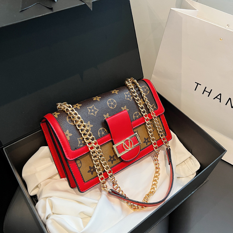 New Design chain bag European and American style, fashionable and high-end, light luxury, high appearance level, small square bag Free shipping