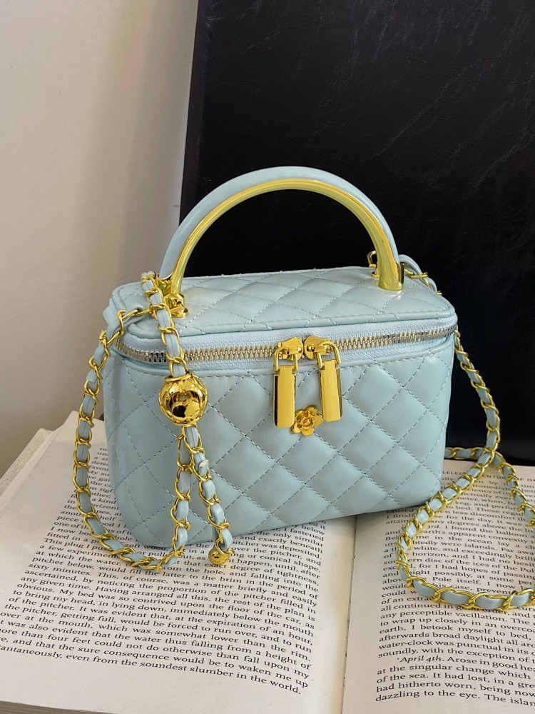 Free Shipping Luxury Bag Women's Trendy Quilted Chain-Handled Box Bag with Minimalist Design Versatile Crossbody & Shoulder Bag