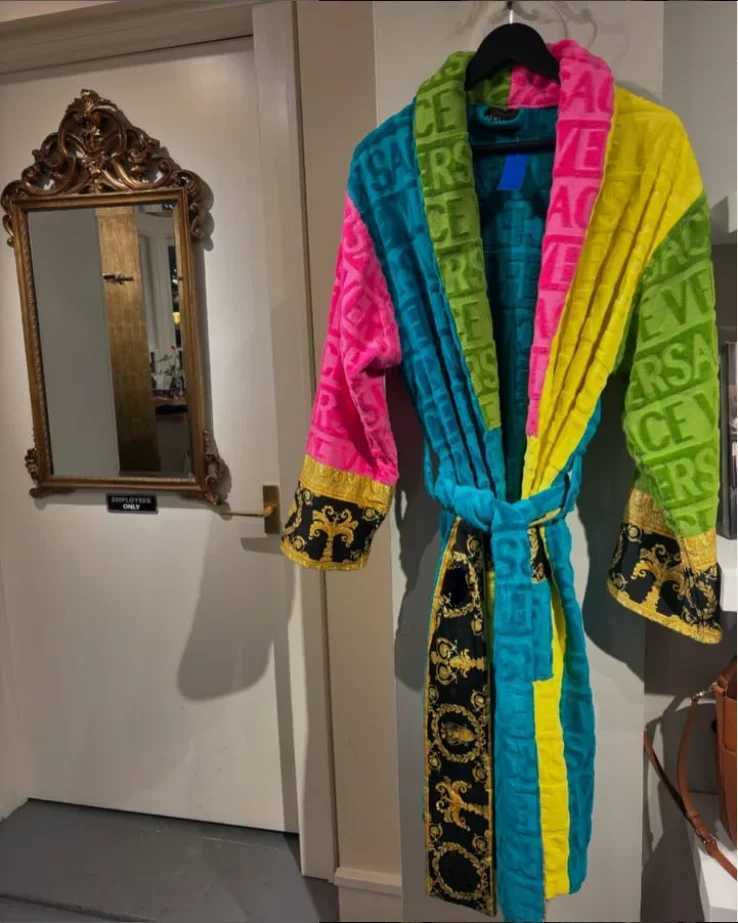 Luxury Plush Unisex Bathrobe with Sash Pockets Long Sleeves Elegant Ultra-Soft Home Spa Robe for Couples Adults C251202