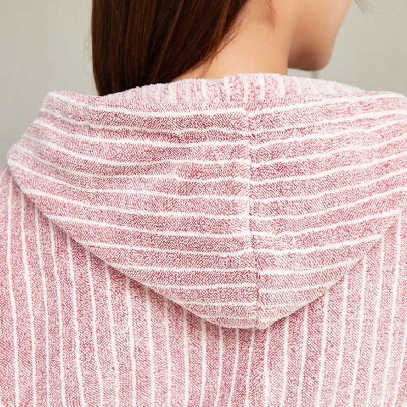 Unisex Autumn Stripe Bathrobe Hooded Coral Fleece Pink Grey Thicken Bath Robe Night Cozy Sleepwear Women Home Bathroom Clothes C251202